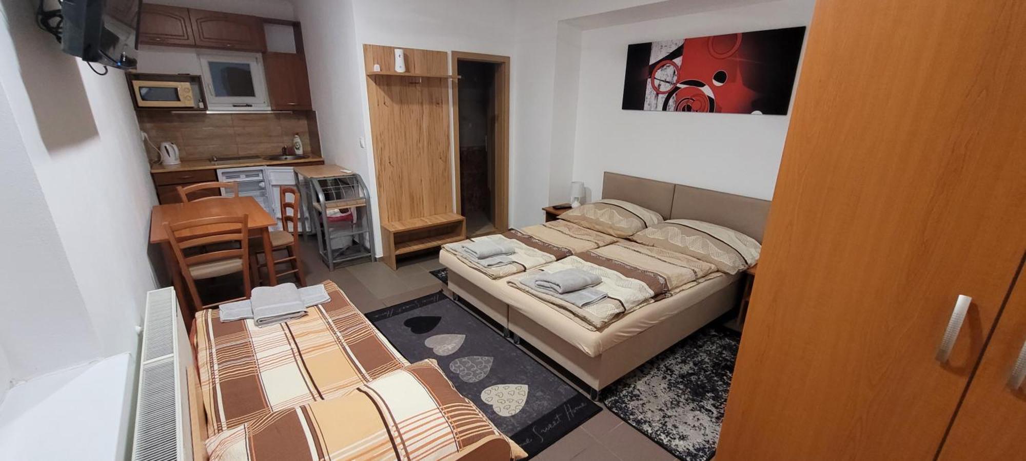 Alenka Hotel Štúrovo Екстериор снимка