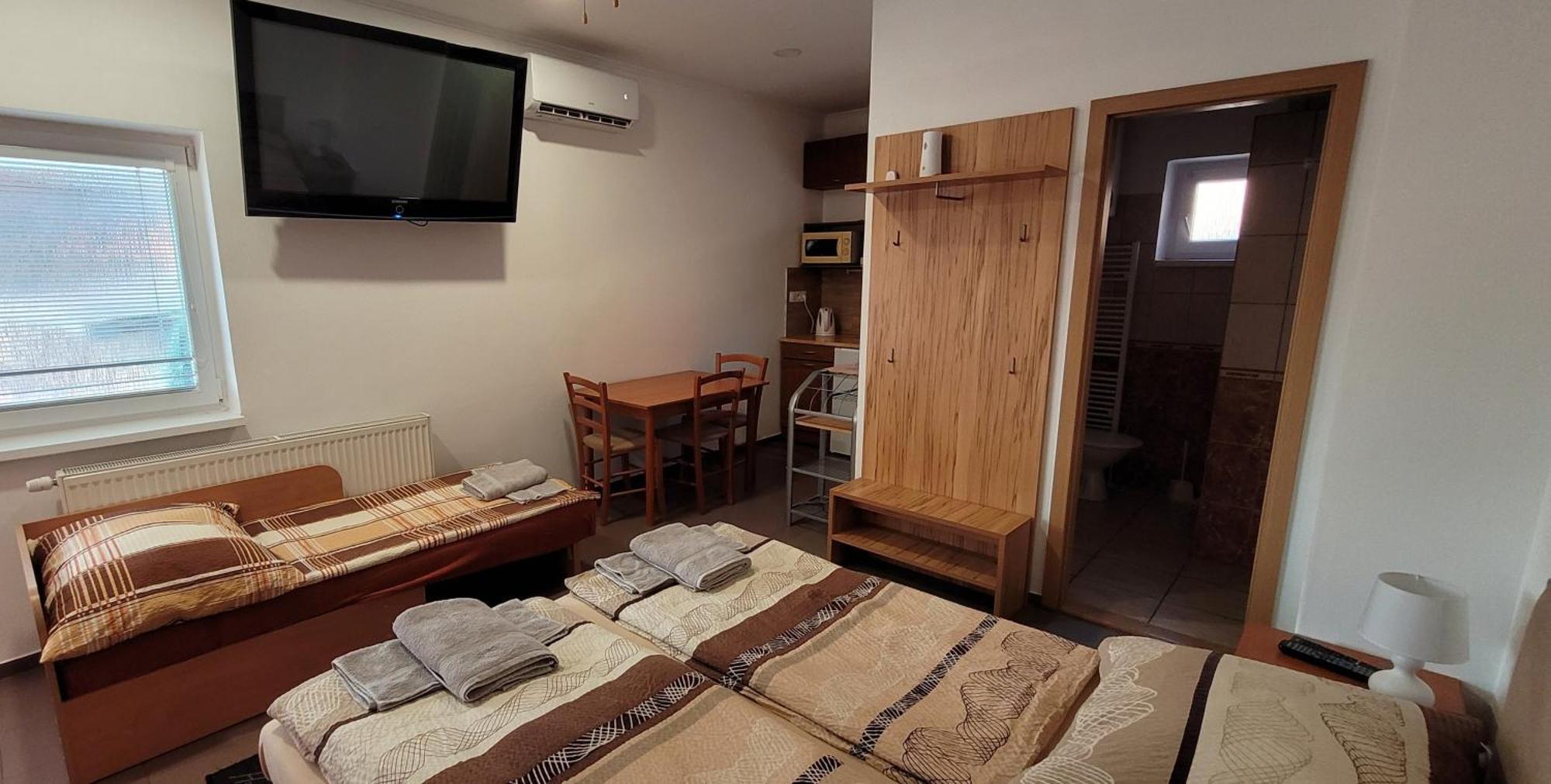 Alenka Hotel Štúrovo Екстериор снимка