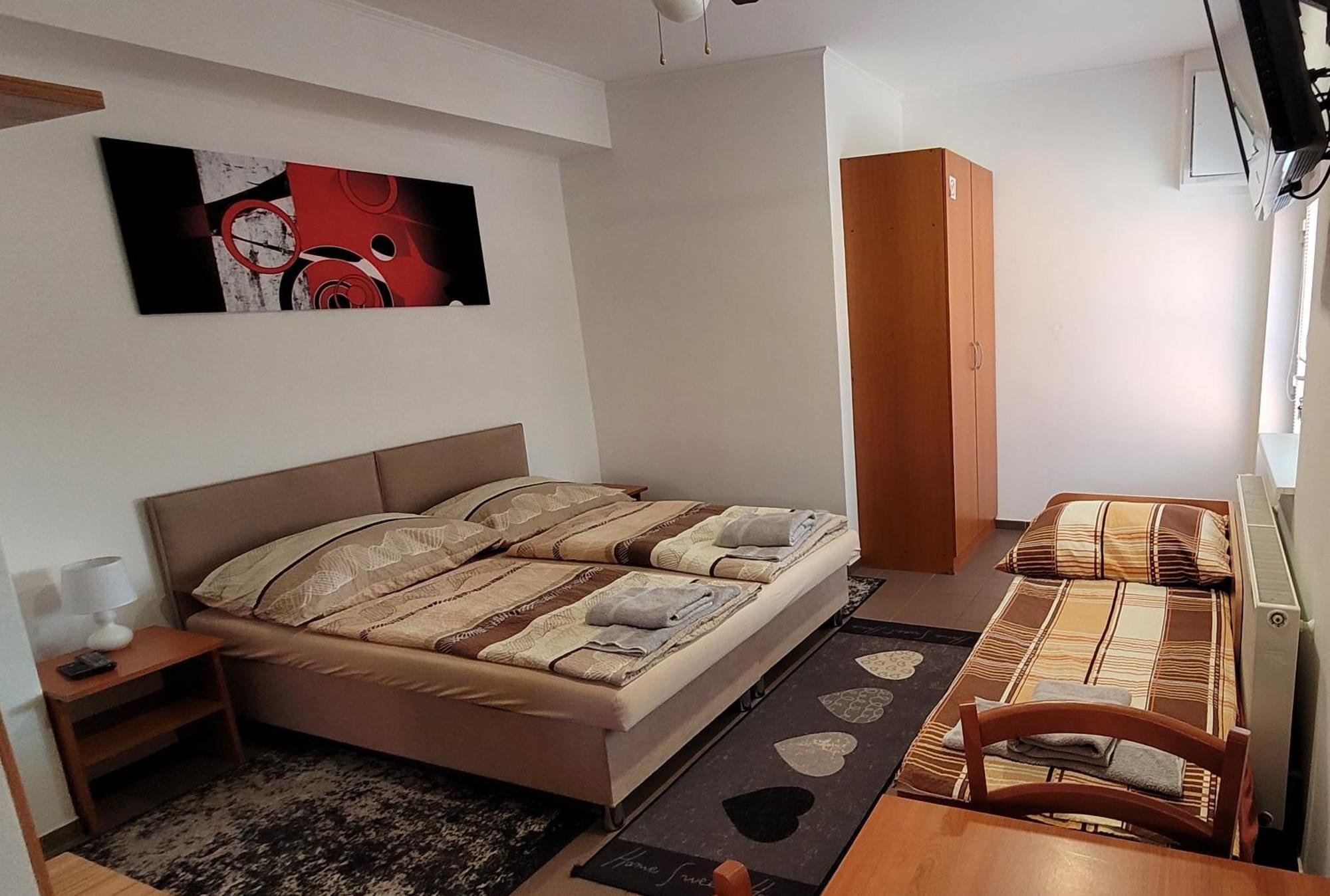Alenka Hotel Štúrovo Екстериор снимка